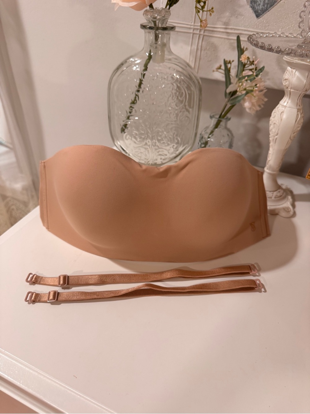 INVISIBLE BY VICTORIA’S SECRET
Push-Up Wireless Bandeau Strapless Bra - Picture 13 of 13